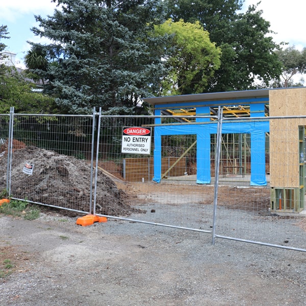 do you deliver and set up temporary fencing and what's the cost for this in Chaska Minnesota